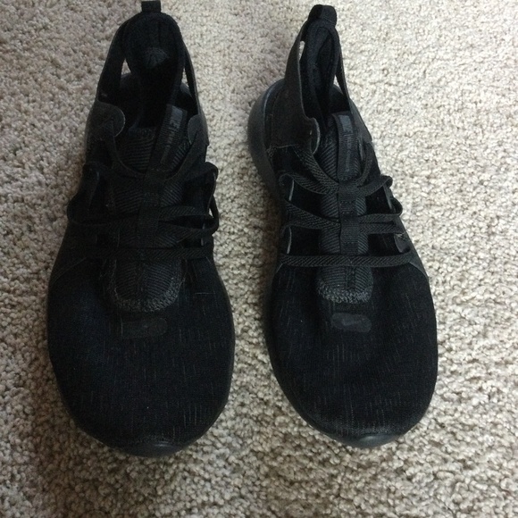 Nike women’s super lightweight running shies - Picture 1 of 3